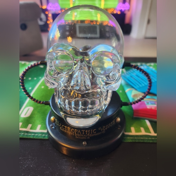 Hyde and EEK! LED Light Up Plasma Ball Skull Halloween - Picture 8 of 8